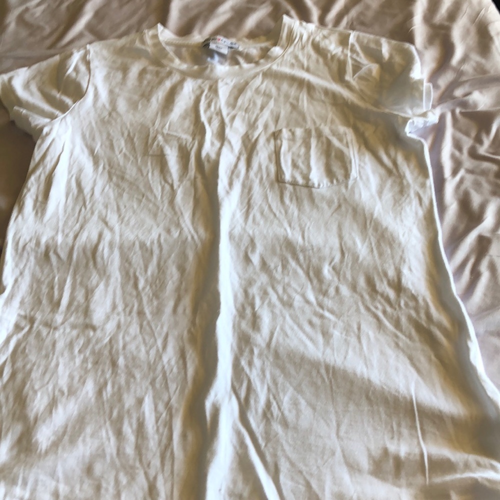 Scoop neck pocket t-shirt